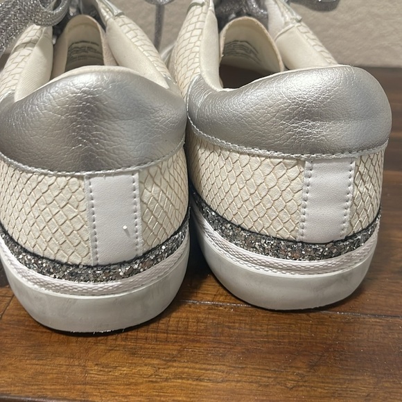 A New Day cream beige Metallic silver fashion sneakers size 8.5 - Picture 3 of 12